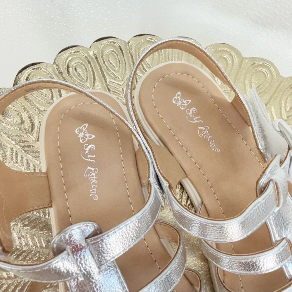 Self Esteem Silver Gladiator Sandals Girls Size 4 Ankle Strap NWT‎